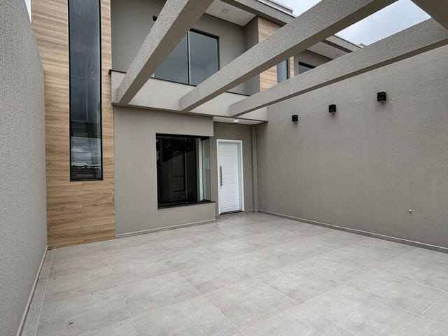 Sobrado com 136m² 3 quartos e 3 banheiros, à venda, no bairro Orfãs em Ponta Grossa
