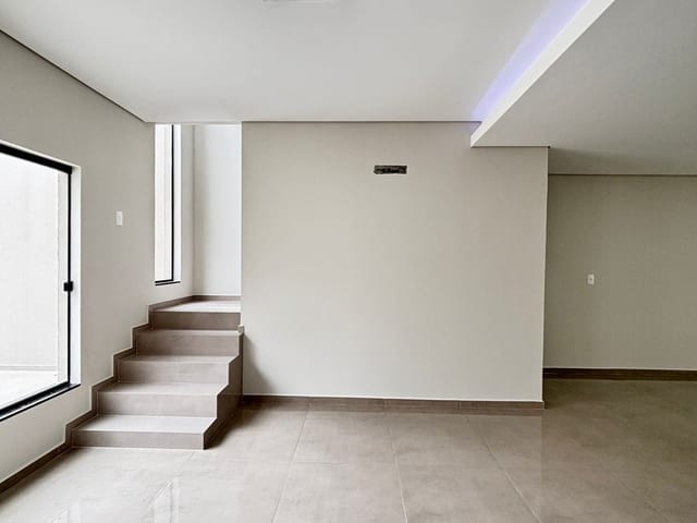 Sobrado com 136m² 3 quartos e 3 banheiros, à venda, no bairro Orfãs em Ponta Grossa