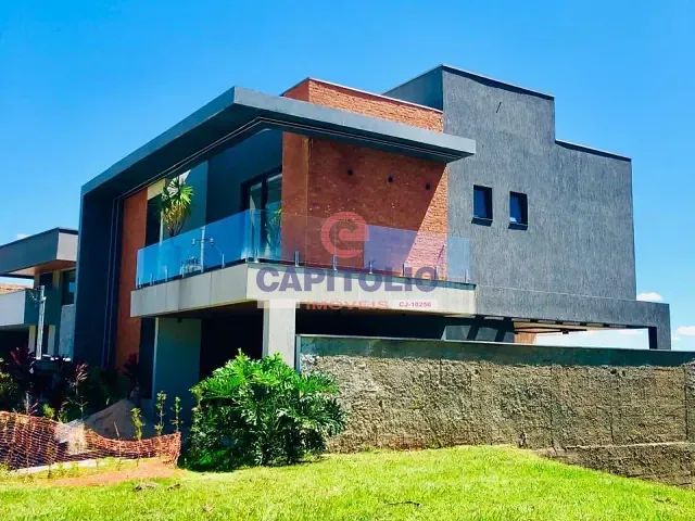 Sobrado com 352m² 3 quartos e 5 banheiros, à venda, no bairro Jardins Barcelona em Senador Canedo