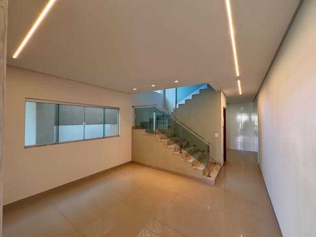 Sobrado recém construído à Venda em Aparecida de Goiânia!