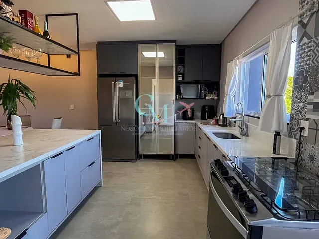 Sobrado 3 quartos e 2 banheiros, à venda, no bairro Tacca em Xanxerê