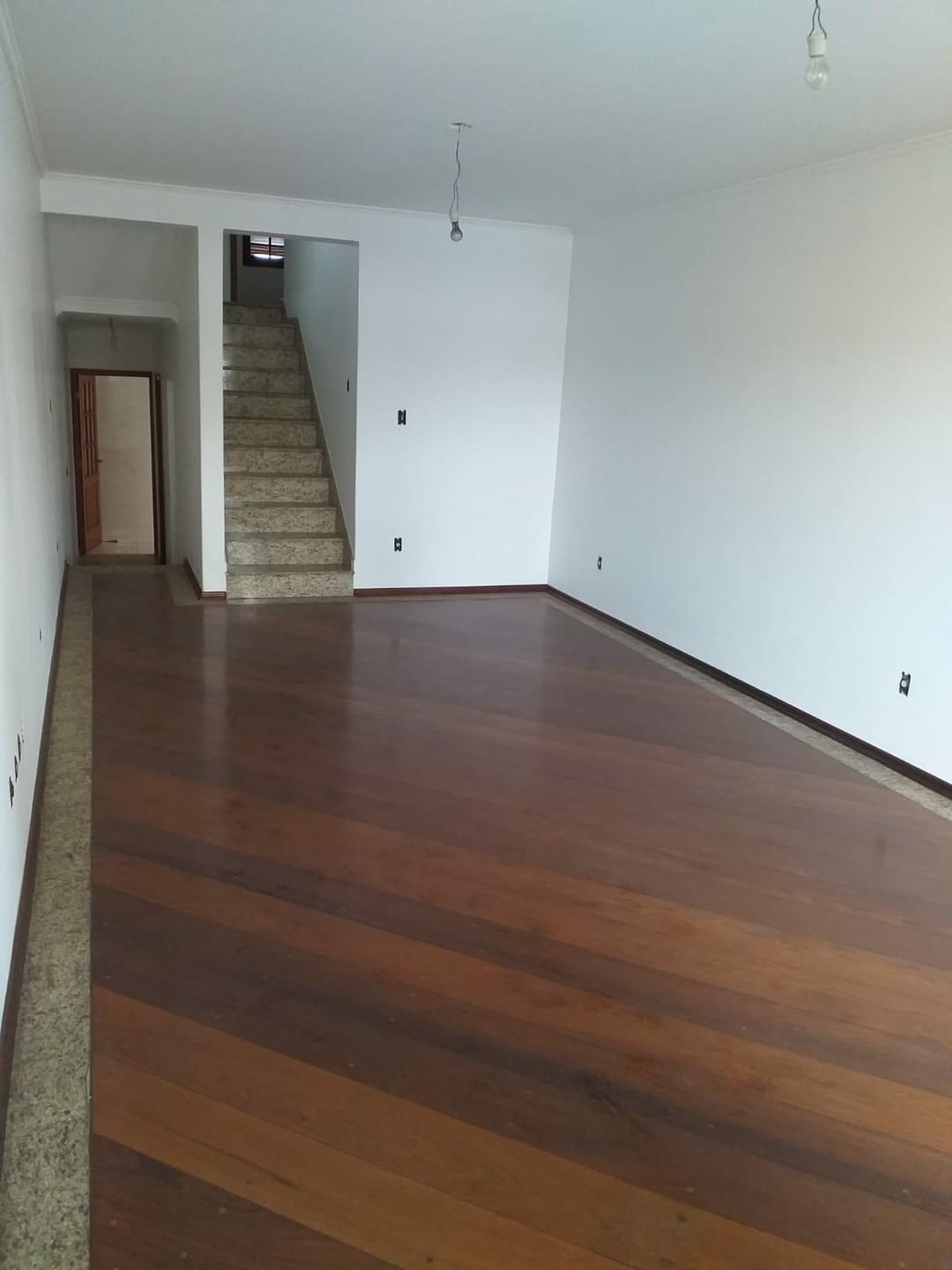 Sobrado à venda 3 Quartos, 1 Suite, 4 Vagas, 250M², Olímpico, São Caetano do Sul - SP
