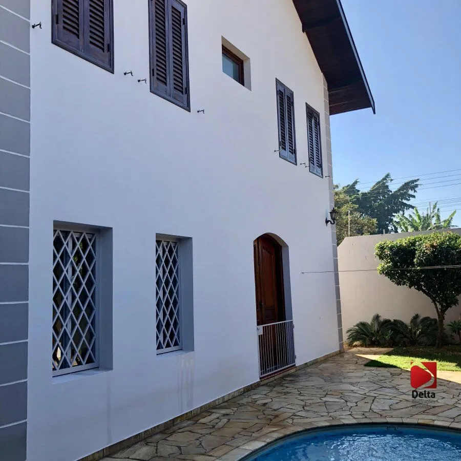 Sobrado com piscina na Cidade Jardim