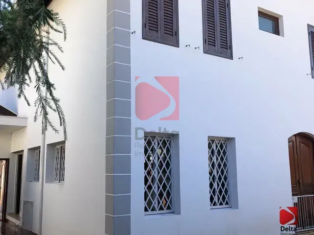 Sobrado 3 quartos e 4 banheiros, para alugar, no bairro Cidade Jardim em Pirassununga