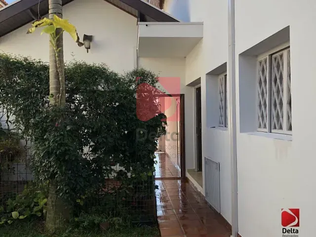 Sobrado 3 quartos e 4 banheiros, para alugar, no bairro Cidade Jardim em Pirassununga