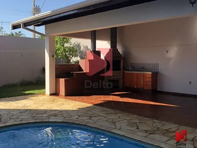 Sobrado 3 quartos e 4 banheiros, para alugar, no bairro Cidade Jardim em Pirassununga