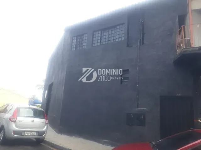 Sobrado com 250m², para alugar, no bairro São Benedito em Uberaba