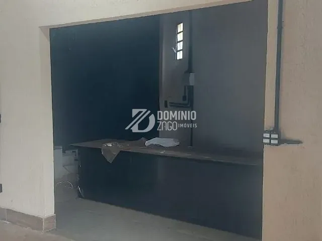 Sobrado com 250m², para alugar, no bairro São Benedito em Uberaba