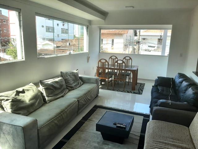 Sobrado com 262m² 5 quartos e 4 banheiros, à venda, no bairro Vila Valença em São Vicente