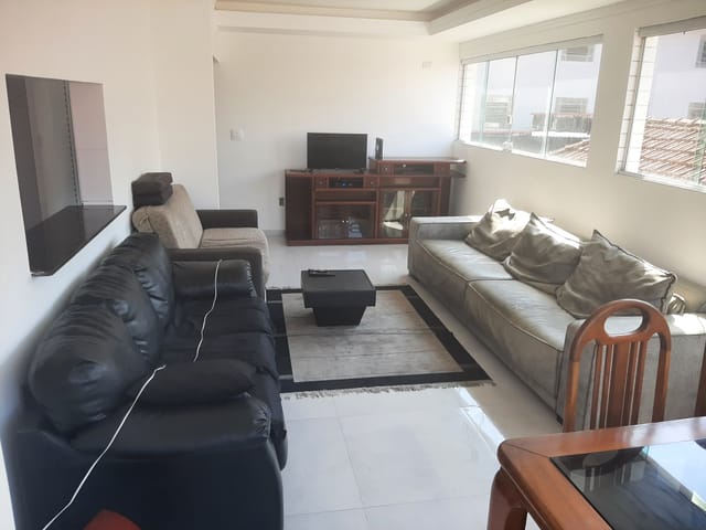 Sobrado com 262m² 5 quartos e 4 banheiros, à venda, no bairro Vila Valença em São Vicente