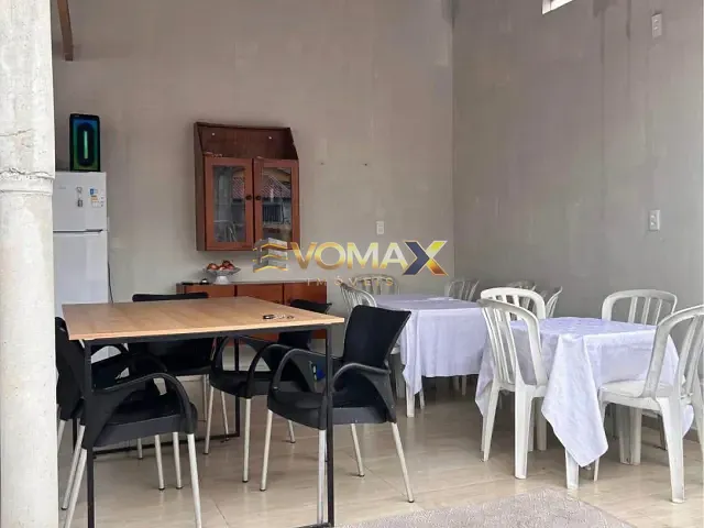 Sobrado com 200m² 3 quartos e 3 banheiros, à venda, no bairro Vila Rio Branco em Itapetininga