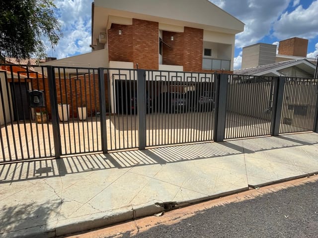 Sobrado com 450m² 4 quartos e 3 banheiros, à venda, no bairro Jd. Aclimação em São José do Rio Preto