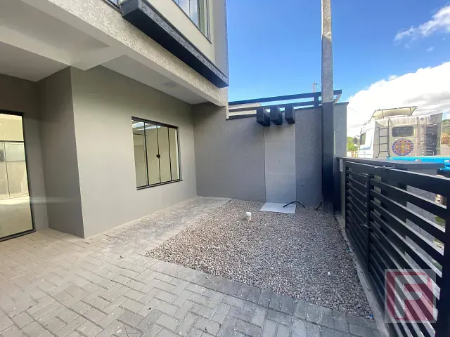 Sobrado 3 quartos e 2 banheiros, à venda, no bairro Itapema do Norte em Itapoá