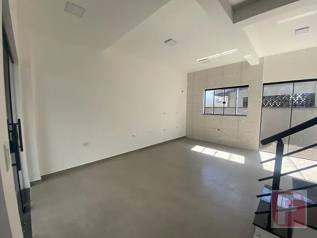 Sobrado 3 quartos e 2 banheiros, à venda, no bairro Itapema do Norte em Itapoá