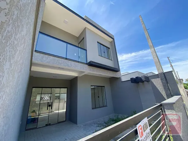 Sobrado 3 quartos e 2 banheiros, à venda, no bairro Itapema do Norte em Itapoá