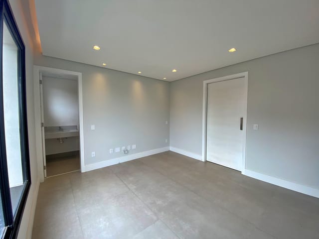 Foto do Sobrado - Extraordinária Casa no Alphaville Dom Pedro 3! | PATRIMONIZA SOLUÇÕES FINANCEIRAS E IMOBILIÁRIAS LTDA