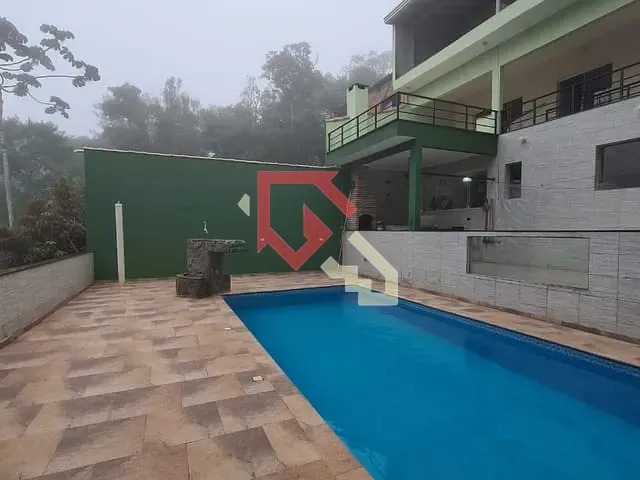 Sobrado à venda, no bairro Jardim Club de Campo em Santo André