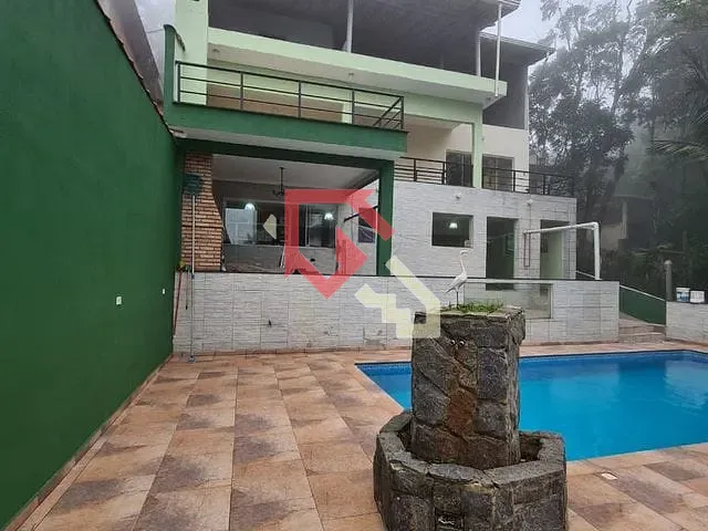 Sobrado à venda, no bairro Jardim Club de Campo em Santo André