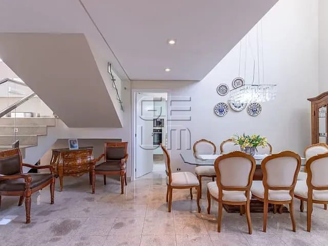 Sobrado com 651m² 4 quartos e 6 banheiros, à venda, no bairro Vivendas do Arvoredo em Londrina