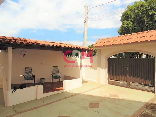 Sobrado com 2996m² 3 quartos e 3 banheiros, à venda, no bairro Centro em Taquaritinga