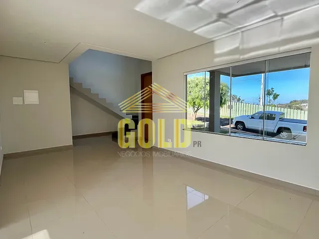 Sobrado com 213m² 3 quartos e 2 banheiros, à venda, no bairro Olímpico em Londrina