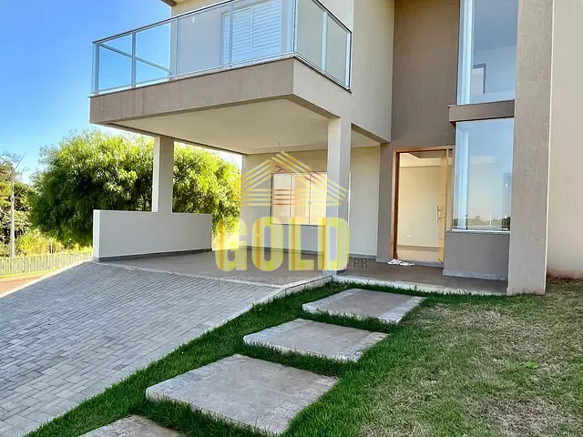 Sobrado com 213m² 3 quartos e 2 banheiros, à venda, no bairro Olímpico em Londrina