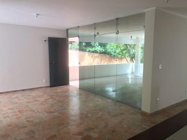 Sobrado 5 quartos e 2 banheiros, à venda, no bairro Vila Homero Thon em Santo André