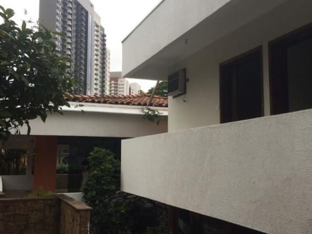 Sobrado 5 quartos e 2 banheiros, à venda, no bairro Vila Homero Thon em Santo André