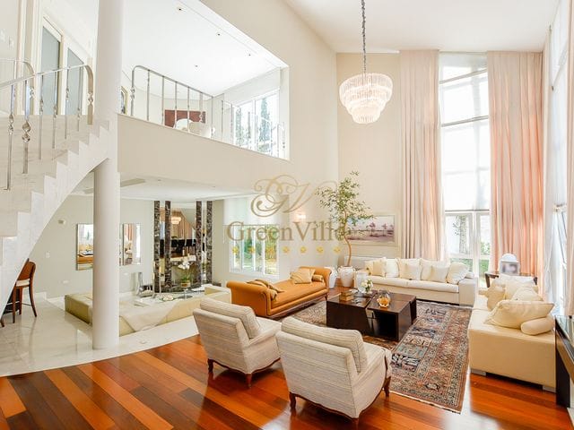 Casa com 1600m² 4 quartos e 10 banheiros, à venda, no bairro Jardim Social em Curitiba