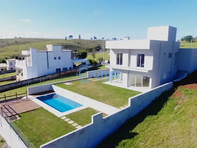 Casa com 600m² 4 quartos e 4 banheiros, à venda ou para alugar, no bairro Condomínio Terras de Santa Cruz em Bragança Paulista