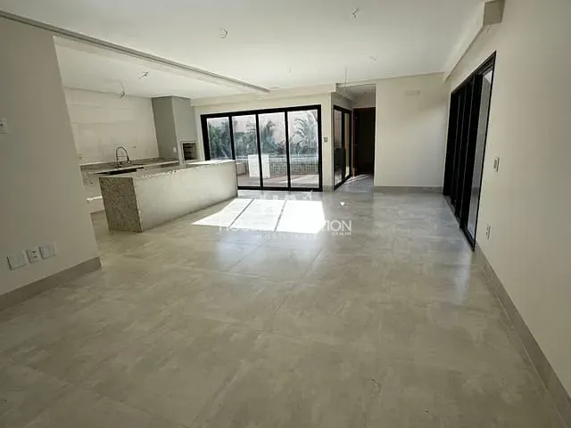 Sobrado com 300m² 4 quartos e 5 banheiros, à venda, no bairro Jardins Bolonha em Senador Canedo
