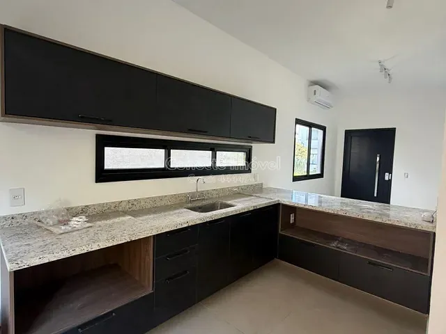 Sobrado com 200m² 3 quartos e 2 banheiros, à venda, no bairro Mário Dal'Bo em Jaguariúna