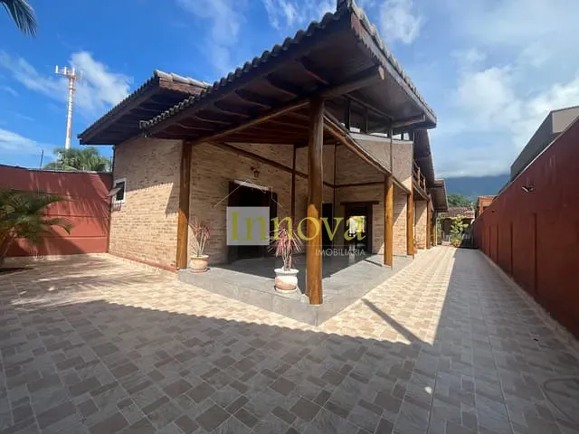 Sobrado com 401m² 4 quartos e 1 banheiro, à venda, no bairro Massaguaçu em Caraguatatuba
