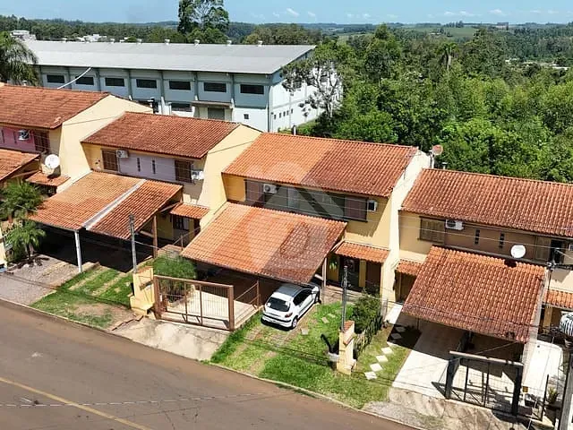 Sobrado com 116m² 3 quartos e 1 banheiro, à venda, no bairro Canabarro em Teutônia