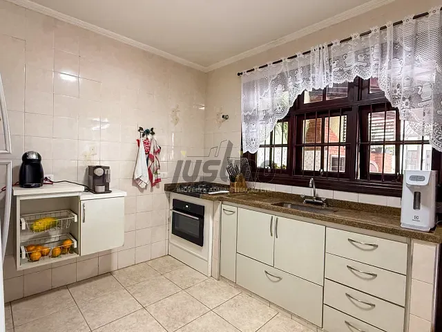 Sobrado com 300m² 4 quartos e 4 banheiros, à venda, no bairro Nova Itanhaém (Praia) em Itanhaém
