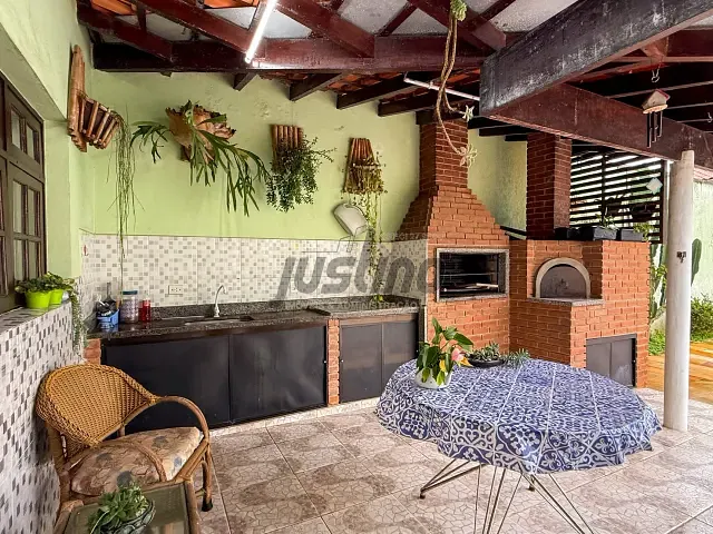 Sobrado com 300m² 4 quartos e 4 banheiros, à venda, no bairro Nova Itanhaém (Praia) em Itanhaém