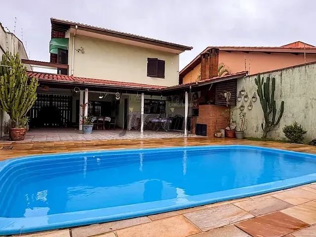 Sobrado com 300m² 4 quartos e 4 banheiros, à venda, no bairro Nova Itanhaém (Praia) em Itanhaém