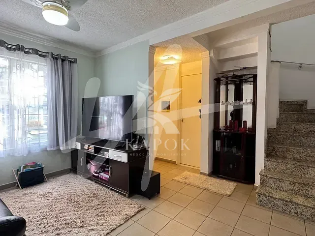 Sobrado 3 quartos e 3 banheiros, à venda, no bairro Parque Villa Flores em Sumaré