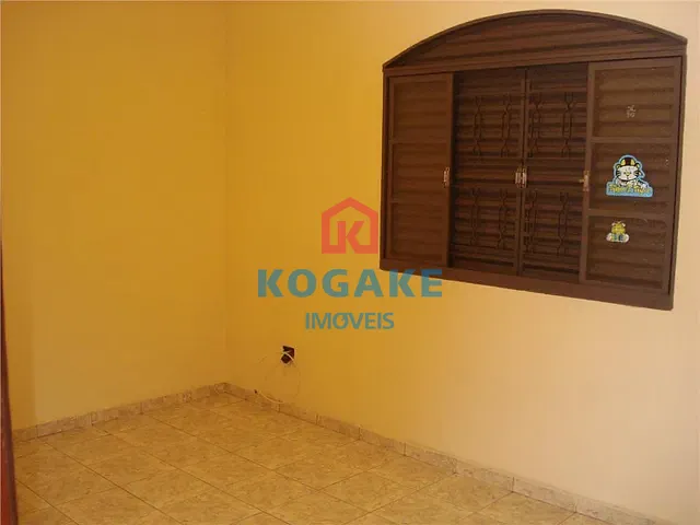 Sobrado com 320m² 3 quartos e 3 banheiros, à venda, no bairro Jardim Satélite em São José dos Campos
