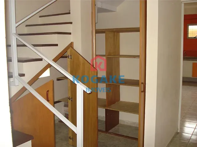 Sobrado com 320m² 3 quartos e 3 banheiros, à venda, no bairro Jardim Satélite em São José dos Campos