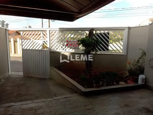 Sobrado com 285m² 3 quartos e 3 banheiros, à venda, no bairro Vila Carvalho em Mococa