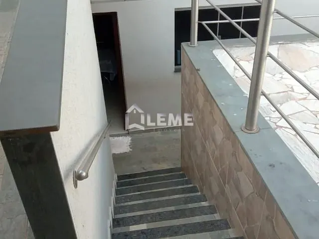 Sobrado com 285m² 3 quartos e 3 banheiros, à venda, no bairro Vila Carvalho em Mococa