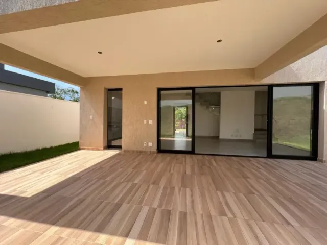 Sobrado com 564m² 3 quartos e 4 banheiros, para alugar, no bairro Jardins Barcelona em Senador Canedo