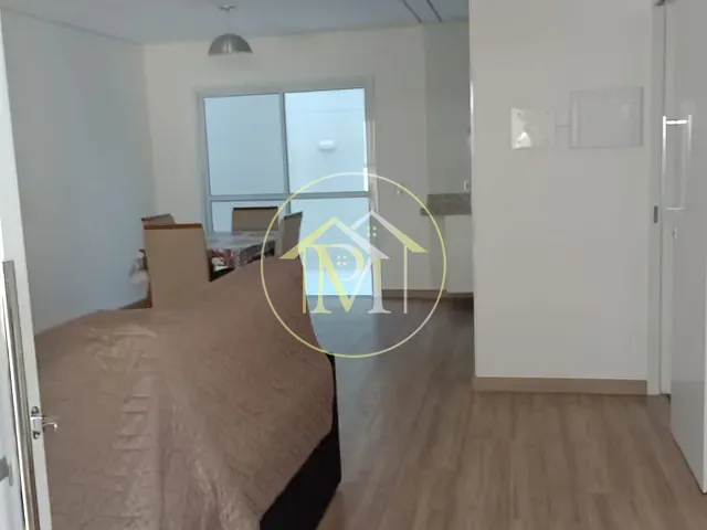 Sobrado 3 quartos e 2 banheiros, à venda, no bairro Jardim Simus em Sorocaba