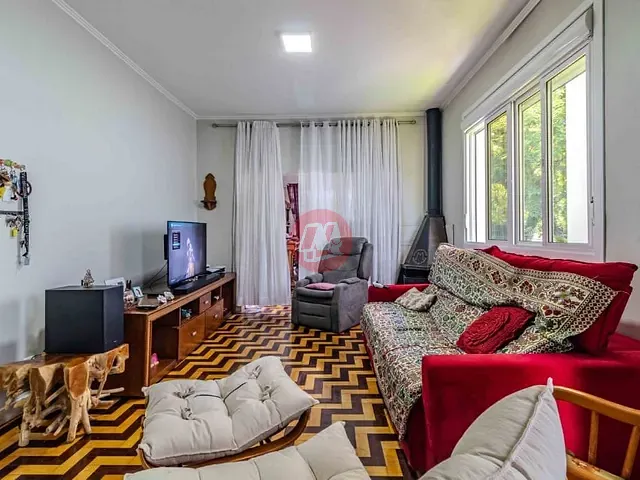 Sobrado com 142m² 6 quartos e 3 banheiros, à venda, no bairro Menino Deus em Porto Alegre