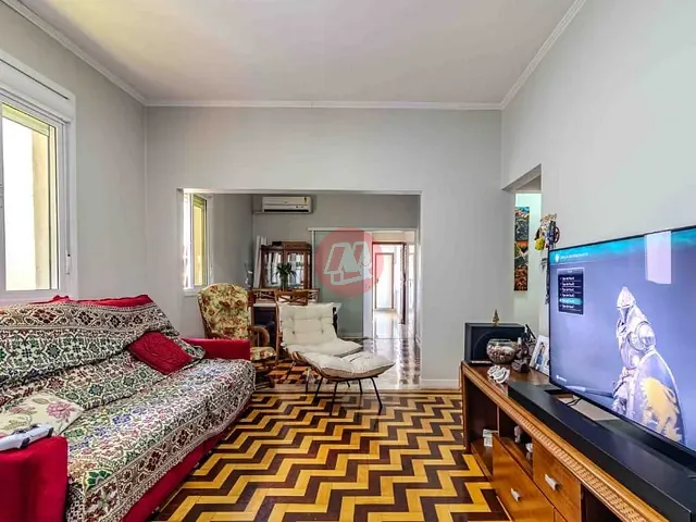 Sobrado com 142m² 6 quartos e 3 banheiros, à venda, no bairro Menino Deus em Porto Alegre