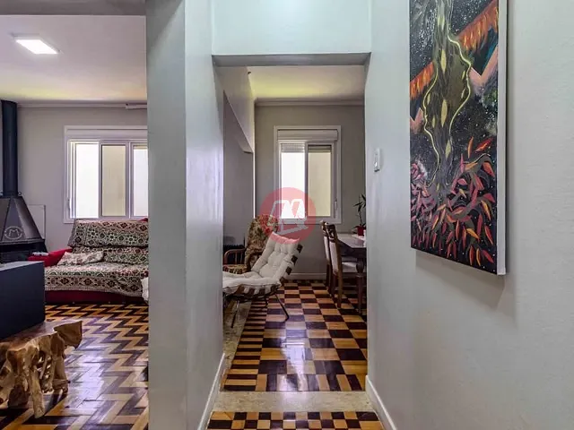 Sobrado com 142m² 6 quartos e 3 banheiros, à venda, no bairro Menino Deus em Porto Alegre