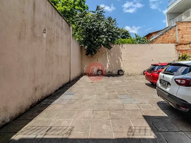 Sobrado com 142m² 6 quartos e 3 banheiros, à venda, no bairro Menino Deus em Porto Alegre