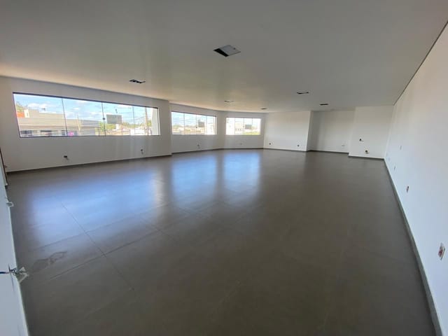 Sobrado com 160m², para alugar, no bairro Jardim do Cafe em Cambé