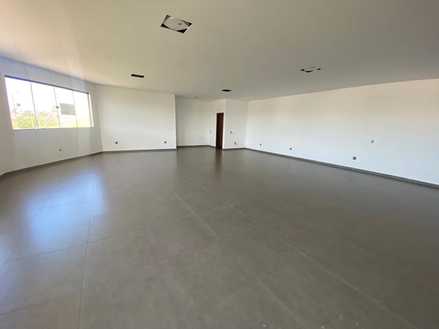 Sobrado com 160m², para alugar, no bairro Jardim do Cafe em Cambé